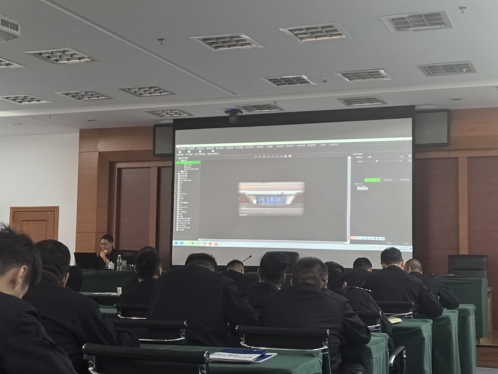 老哥俱乐部-老哥必备的交流社区